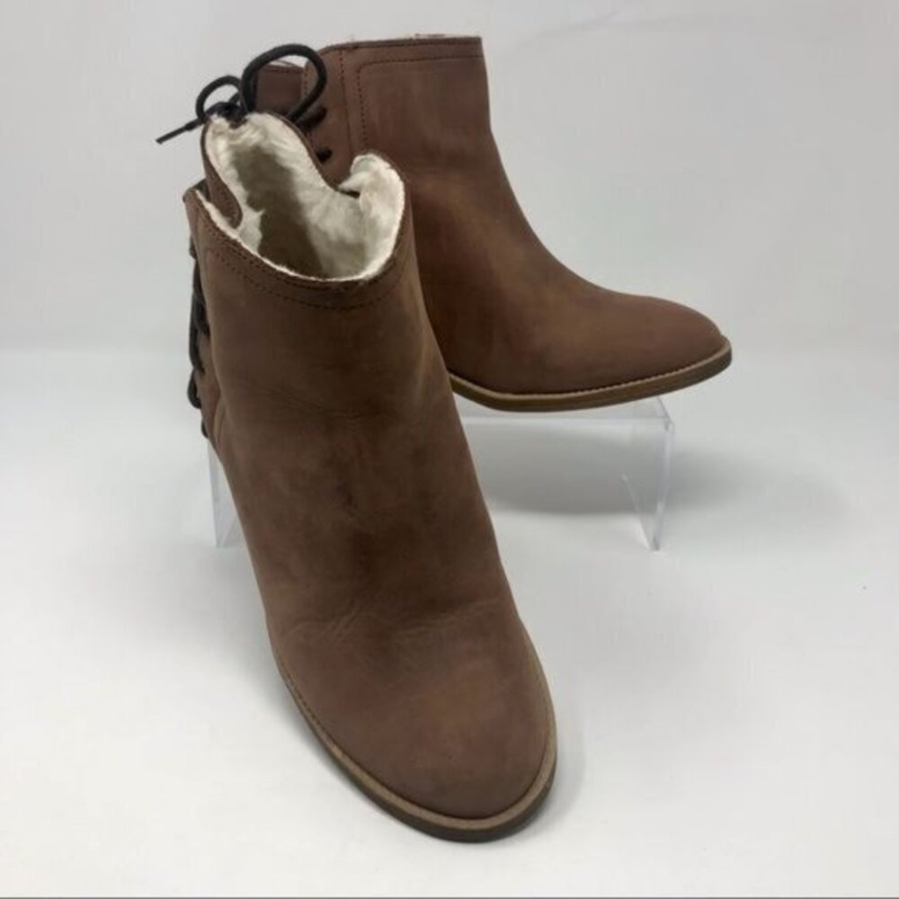 Cool Way Sherpa Lined Booties w/lacing detail Sz38